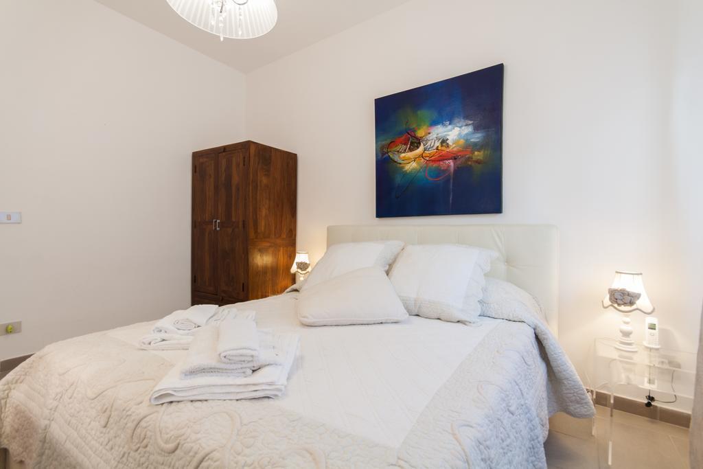 Holiday & House - Imparato Vacanze Prestige Mondello Apartment Luaran gambar