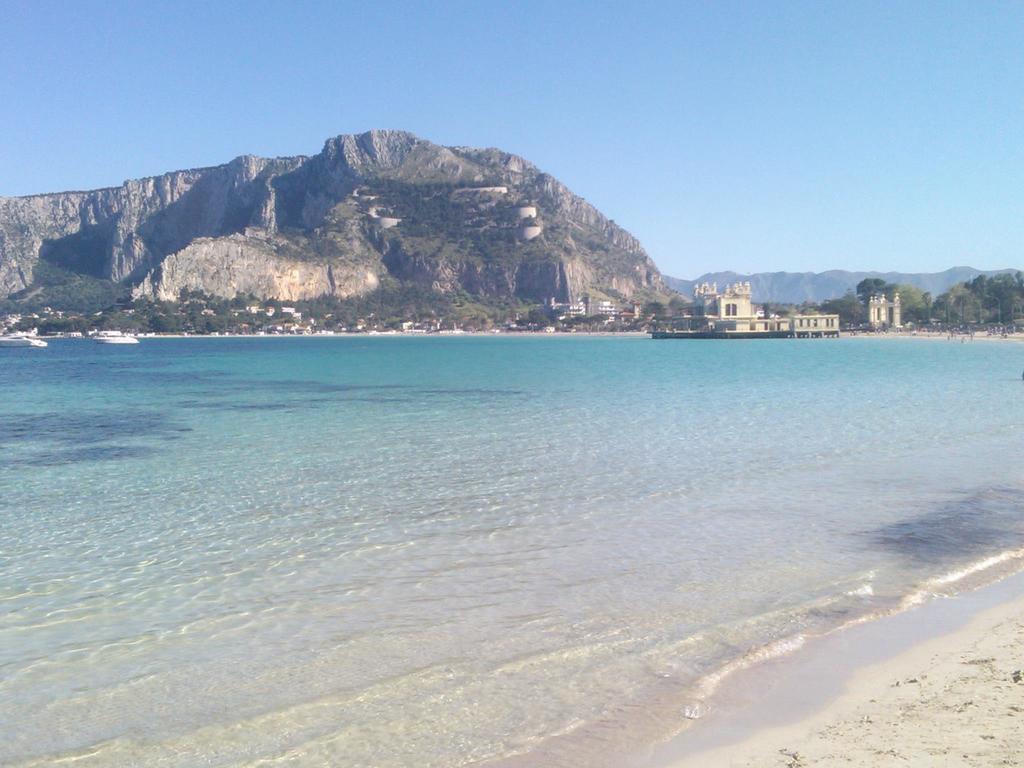 Holiday & House - Imparato Vacanze Prestige Mondello Apartment Luaran gambar